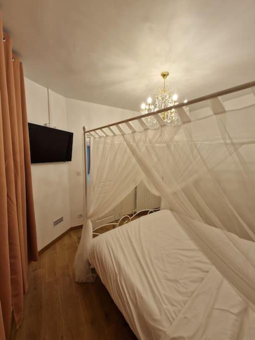 Maison Chic avec jacuzzi. UrbanSpa60 Nogent-sur-Oise Exterior foto