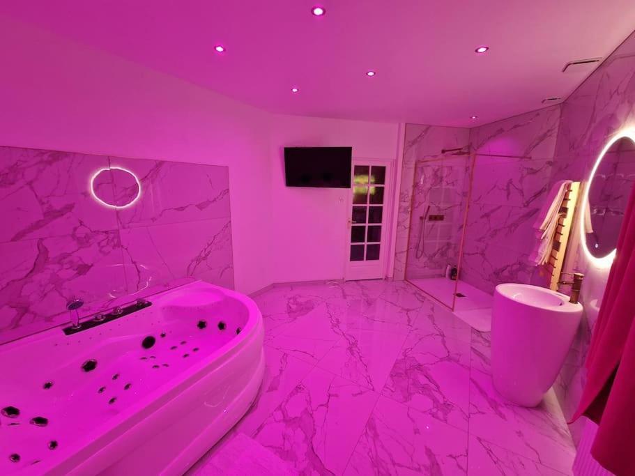Maison Chic avec jacuzzi. UrbanSpa60 Nogent-sur-Oise Exterior foto