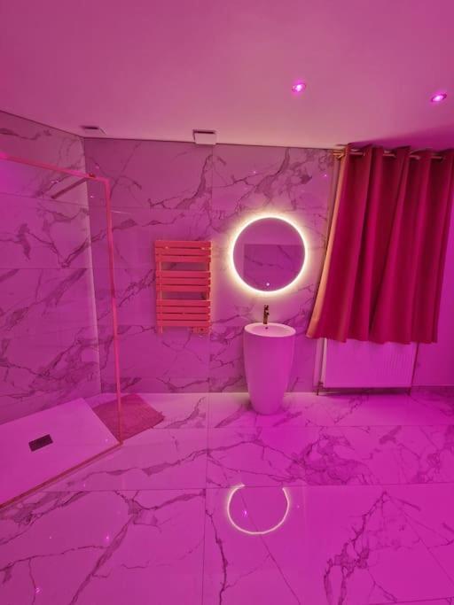 Maison Chic avec jacuzzi. UrbanSpa60 Nogent-sur-Oise Exterior foto