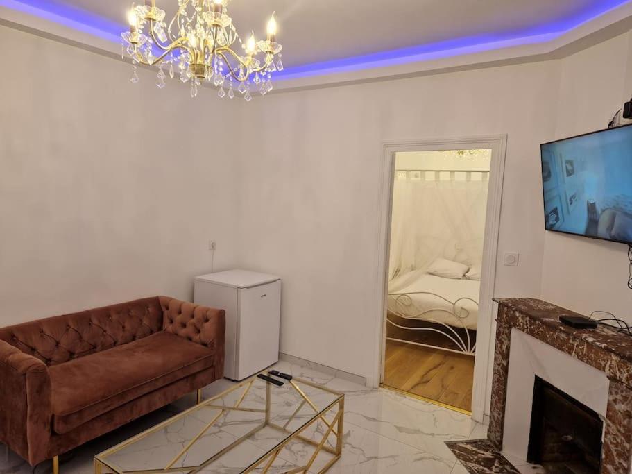 Maison Chic avec jacuzzi. UrbanSpa60 Nogent-sur-Oise Exterior foto