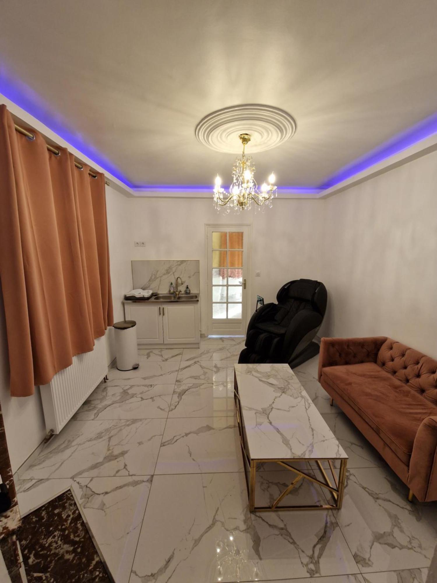 Maison Chic avec jacuzzi. UrbanSpa60 Nogent-sur-Oise Exterior foto